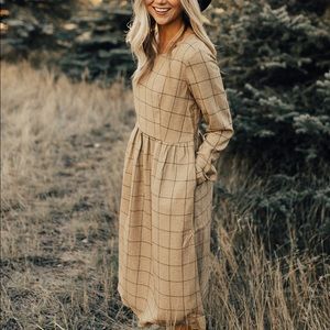 NWT Roolee plaid midi nursing dress